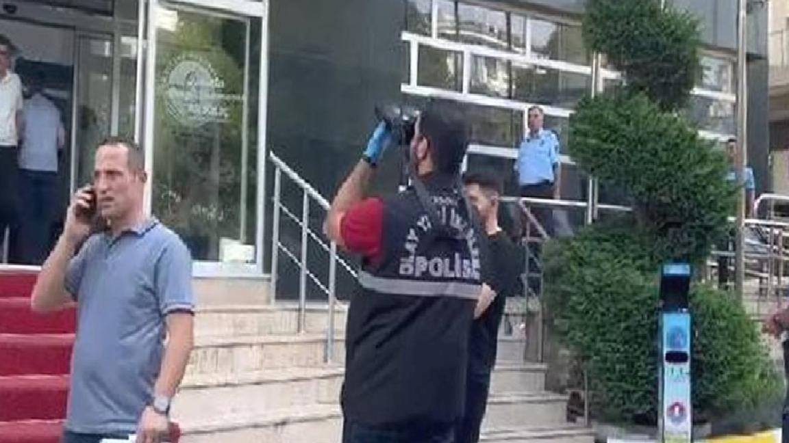 Maltepe Belediyesi’ne silahlı saldırı