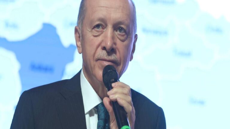 Murat Yetkin: Erdoğan fırsat sözünü çok sık kullanmaz, muhalefetin hasta yatağına düşmesine güveniyor