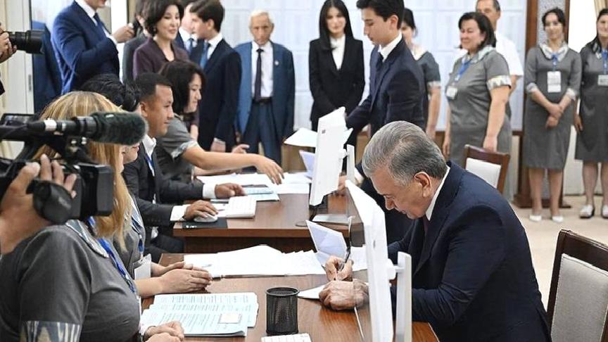 Özbekistan’daki cumhurbaşkanı seçiminin geçerli olması için gerekli katılım oranına ulaşıldı