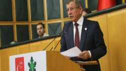 Ahmet Davutoğlu’ndan “kayyım” tepkisi: Bunu gören Hakkarili devlete, demokrasiye nasıl güvenir?
