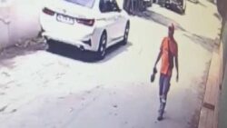 Beş milyonluk çantayı bulan temizlik görevlisine 100 dolar hediye