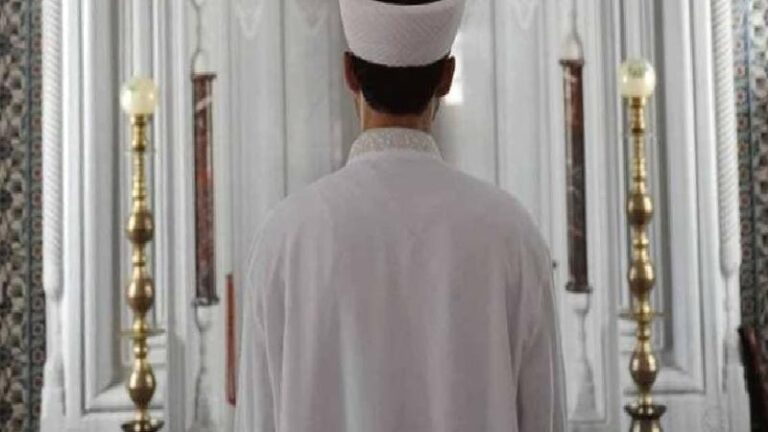 Diyanet imamlar arasında tiyatro yarışması düzenliyor: Rahleden sahneye