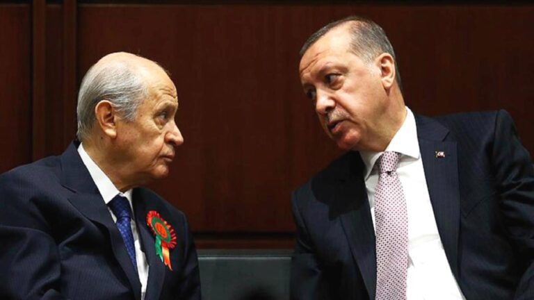 Fehmi Koru: AK Parti yeni ortak arayışında; MHP onu bırakır mı?