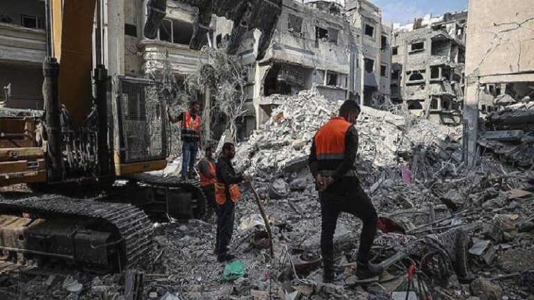 İsrail’in 247 gündür saldırılarını sürdürdüğü Gazze’de can kaybı 37 bin 84’e çıktı