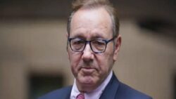 Kevin Spacey geçmişte “fazla dokunarak temas ettiğini” kabul etti