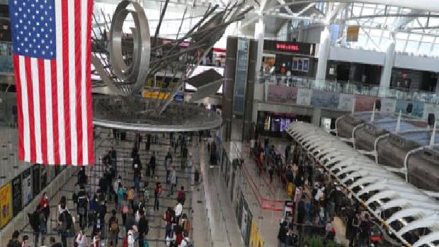 Amerika’ya girişte yolcu telefonlarının incelenmesi izne bağlandı