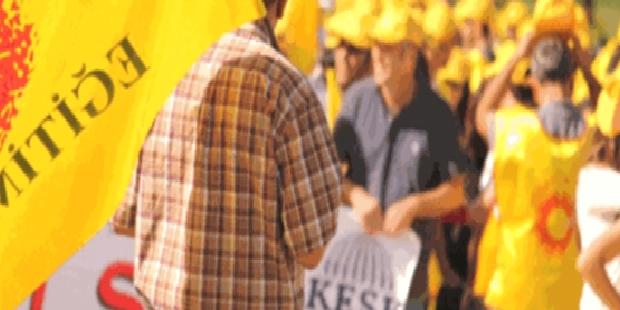 AYM: Bildiri dağıtan akademisyenin disiplin cezası alması hak ihlali
