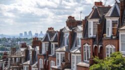 Birleşik Krallık’ta konut fiyatları Haziran’da yatay seyretti