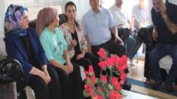DEM Parti’den Kürtçe şarkıda halay çektiği için tutuklananlara destek ziyareti: Hiçbir güç özgürlük halayımızı durduramaz