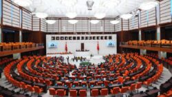 Meclis’te “adami” tartışması: CHP’li Başarır ile “Siz adam değilseniz tamam” diyen AKP’li Leyla Usta arasında gerginlik