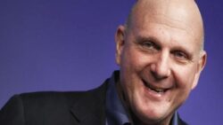 Microsoft’un eski CEO’sunun serveti Bill Gates’i geçti