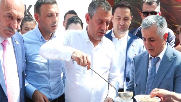 Özgür Özel: ‘Cemevi cümbüş evi’ diye küstahlaşan zihniyete karşı, Cemevleri ibadethane kabul edilene kadar arkasınızdayım