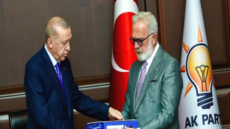 Sokak hayvanlarına ilişkin rapor Erdoğan’a sunuldu: Sokaklarda aziz milletimizin güvenliğinin sağlanacağına inancımız tam