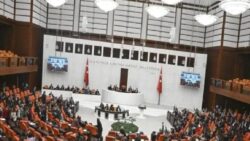 TBMM Genel Kurulu’nda ‘mülakat’ ve ‘Kürtler’ tartışması | AKP’li Akbaşoğlu: Kürtlerin düşmanı değil dostlarıyız