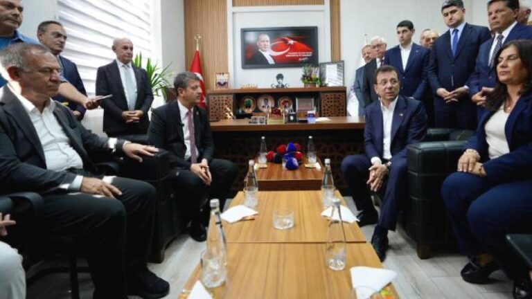 Ekrem İmamoğlu, Türkiye Belediyeler Birliği Başkanı sıfatıyla Adıyaman’da: Başımızı öne eğerek yürümeliyiz!