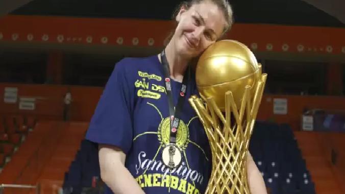 Emma Meesseman, Fenerbahçe ile sözleşme yeniledi