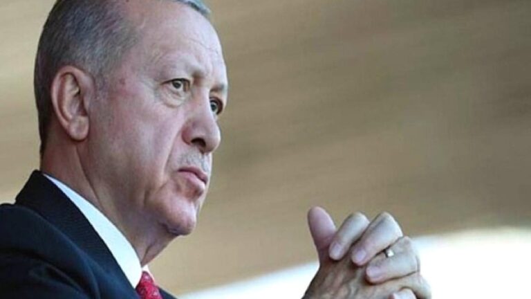 Ertuğrul Özkök: Dün iktidar kanadında yaşanan 13 saat 44 dakikalık 7 şiddetindeki deprem