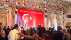 Ertuğrul Özkök: İş ve eğlence dünyasının son kulisi; New York Cipriani’deki Türk kırmızı halı gecesinden kimler masa aldı?