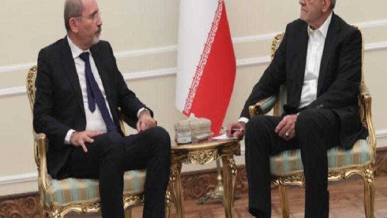 İran Cumhurbaşkanı Pezeşkiyan: Siyonistlerin küstahlığı cevapsız kalmayacak