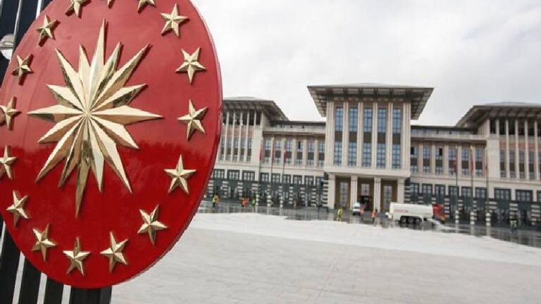 16 yaşındaki lise öğrencisi, “cumhurbaşkanına hakaret” hakaret suçlamasıyla her hafta karakolda imza atıyor