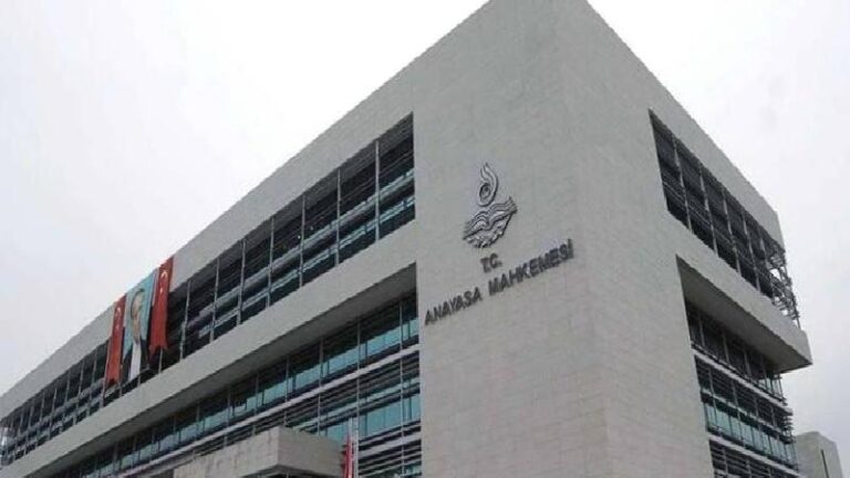 Anayasa Mahkemesi’nden işçi lehine karar; “zam eleştirisi” işten çıkarma nedeni değil