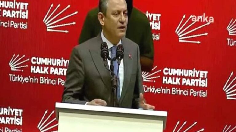 CHP İkinci Yüzyıl Değişim Kurultayı’nda ikinci gün| Özgür Özel’den Erdoğan’a: Cesaretiniz varsa gelecek yıl kasım ayında erken seçim yapalım