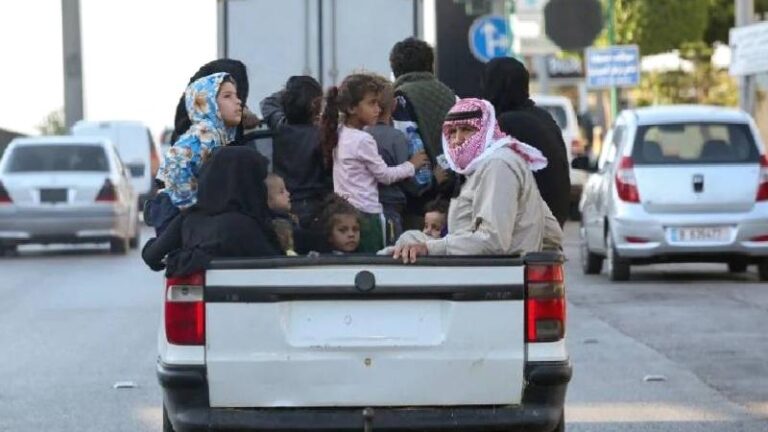 Lübnan’da yerinden edilen 70 bin 100 kişi, barınma merkezlerine yerleştirildi
