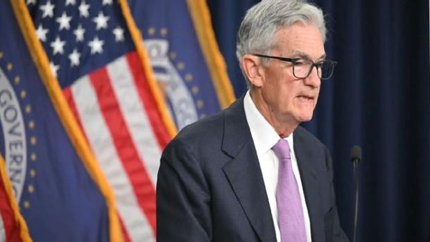 Powell: Fed faizleri hızlı şekilde indirmede acele etmeyecek