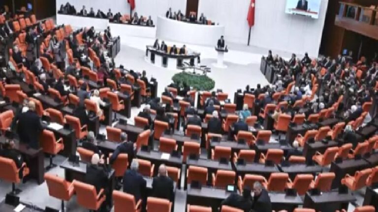 TBMM açılıyor: Yeni dönemde gündemde neler var?