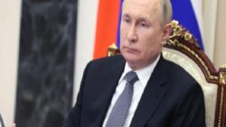 Putin: Ekonomimiz üçüncü çeyrekteki yavaşlamaya rağmen büyüdü