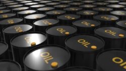 ABD petrol fiyatı tahminini yukarı yönlü revize etti
