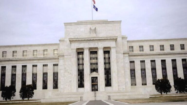 Fed tutanaklarında kademeli gevşeme sinyali