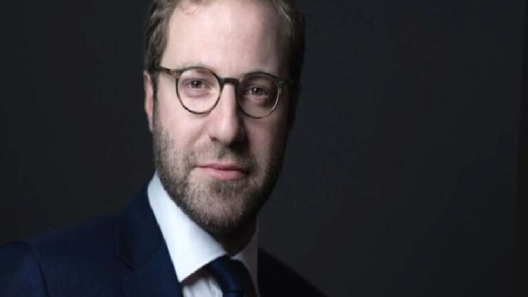 Fransız Hükümeti Bütçe krizini önlemek için taviz vermeye hazırlanıyor