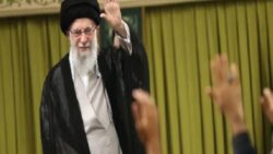 İran’ın dini lideri Hamaney: ABD ve İsrail’e ağır bir yanıt vereceğiz