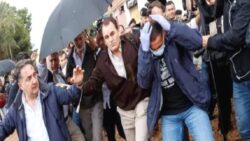 Sel felaketi sonrası Valencia’yı ziyaret eden İspanya Kralı’na çamur fırlatıldı