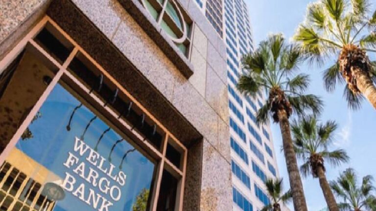 Wells Fargo, 2025 için S&P 500 hedefini yükseltti