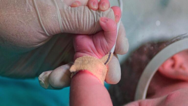 ‘Yenidoğan’ skandalına sahne olan düzen nasıl kuruldu; sağlık sektöründe yaşananlar, sorular, cevaplar