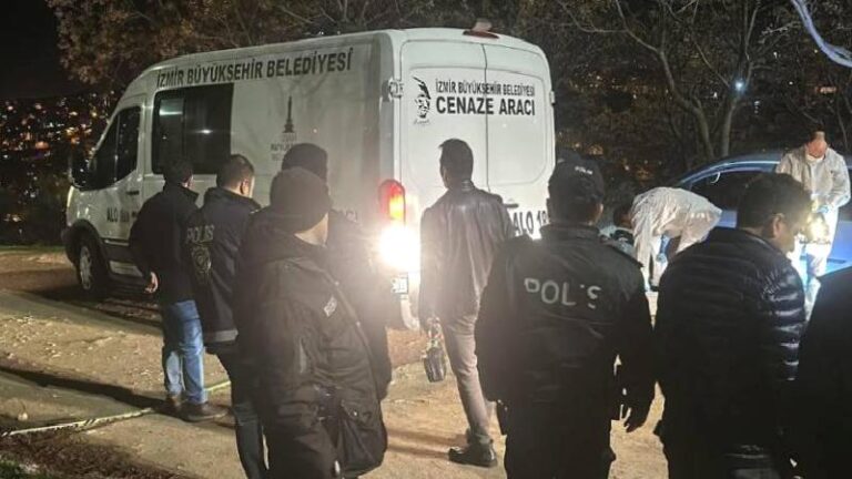 Araçta tartıştığı arkadaşını bıçaklayarak öldürdü