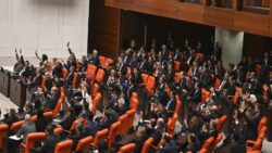 Devlet memurlarına ilişkin düzenlemeleri de içeren teklif, yasalaştı: İşte ayrıntılar…