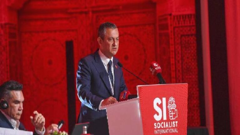 Özgür Özel’den Fas’ta Suriye mesajı: Tüm kimliklere ve dini inançlara saygılı, demokratik bir rejimin inşa edilmesi elzemdir