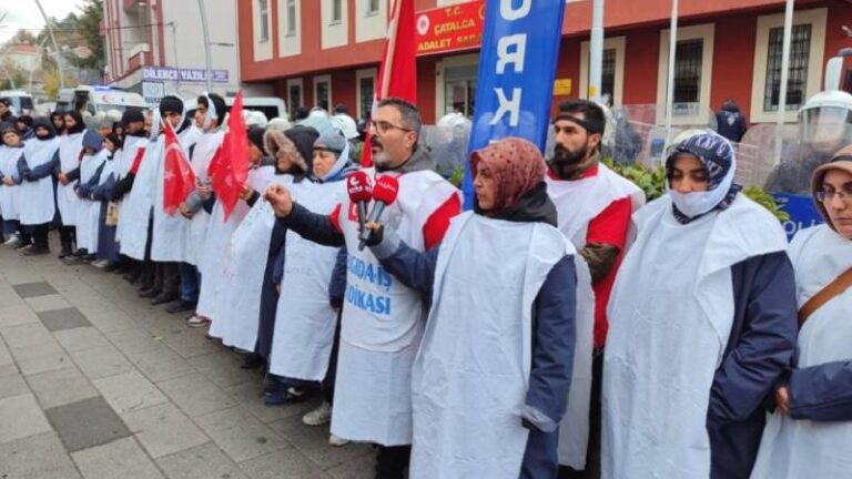 Polonez işçilerinin Ankara yürüyüşüne yine engel; beyaz kefen giyerek eylemlerini sürdürdüler
