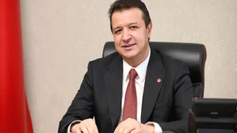 Saadet Partisi’nin yeni Genel Başkanı Mahmut Arıkan: Din alıp, cennet satanlarla mücadele edeceğiz