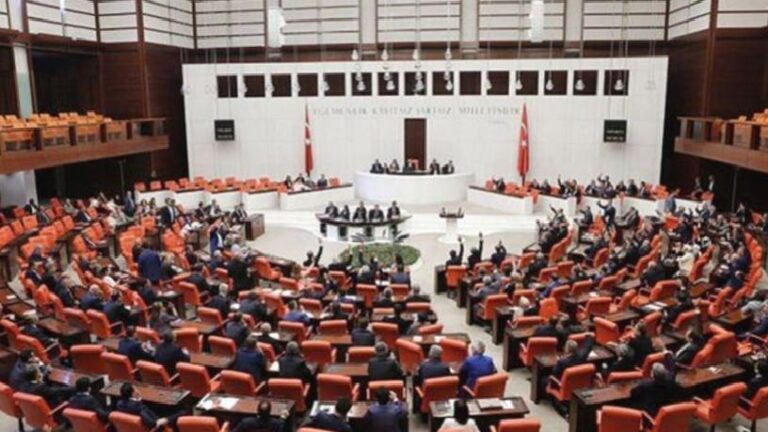 En düşük emekli aylığı düzenlemesi Meclis’te