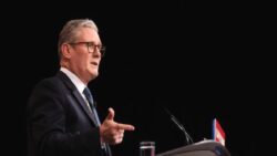 İngiltere Başbakanı, Elon Musk’ı “yalan ve yanlış bilgi yaymakla” suçladı