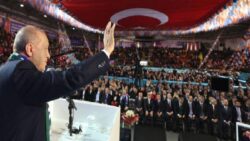 Nevşin Mengü: AKP’de bayrak eğişimi yaşanıyor, yeni “öz Reisçi” nesil geliyor