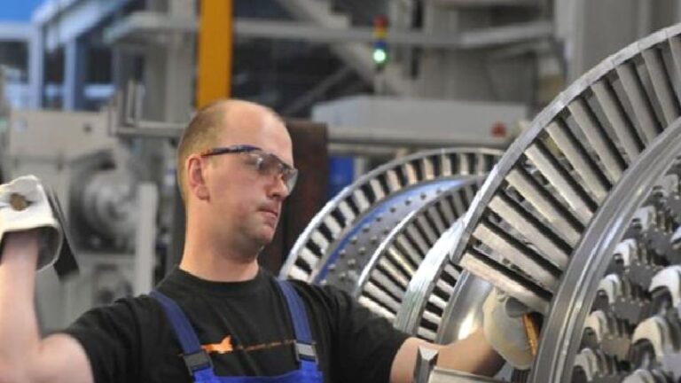 Euro Bölgesi ekonomisi dört aydan beri ilk defa büyüdü