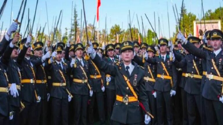 Kılıçlı yemin töreni: Teğmenlerin TSK’dan ihraç edilmesine tepkiler ne oldu?