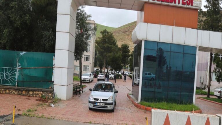 Mardin kayyımı 62 kişiyi daha işten çıkardı