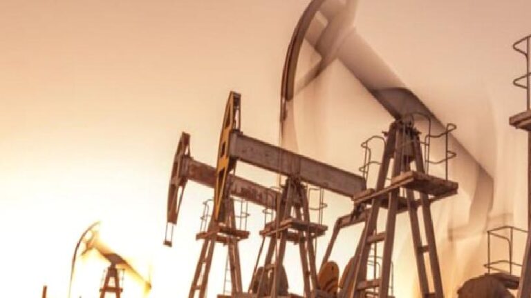 Petrol “arz artışı beklentileri” ile geriliyor