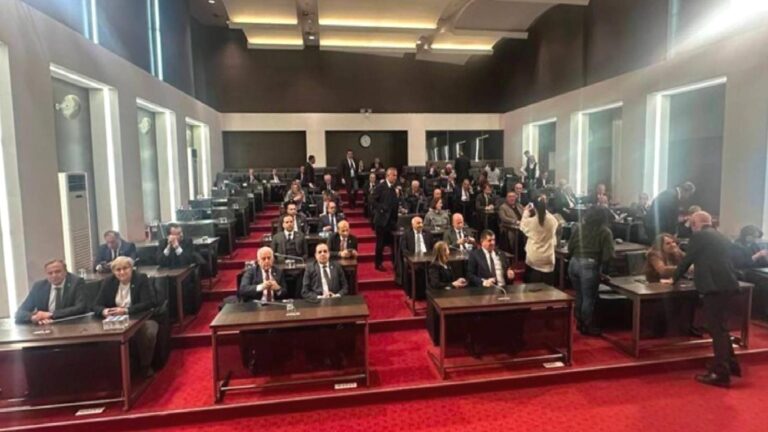 CHP kurmayları Ankara’da kriz masası kurdu; “Meclis’te de sokakta da eylemler sürecek”